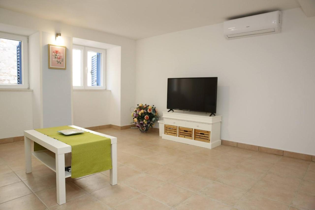 Holiday Home Yan With Bay View Водице Экстерьер фото